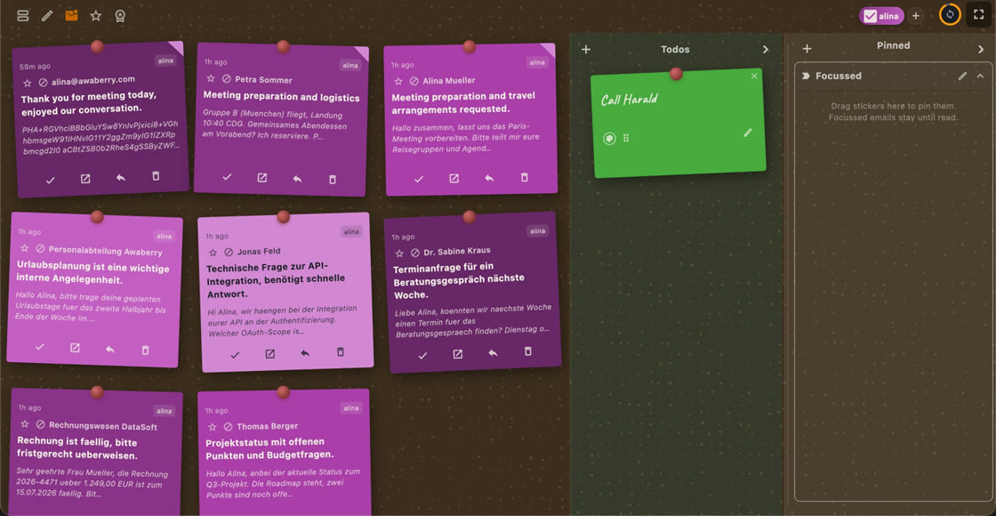 Die Mailboard-AI-Tafel mit wichtigen E-Mails als Notizzettel